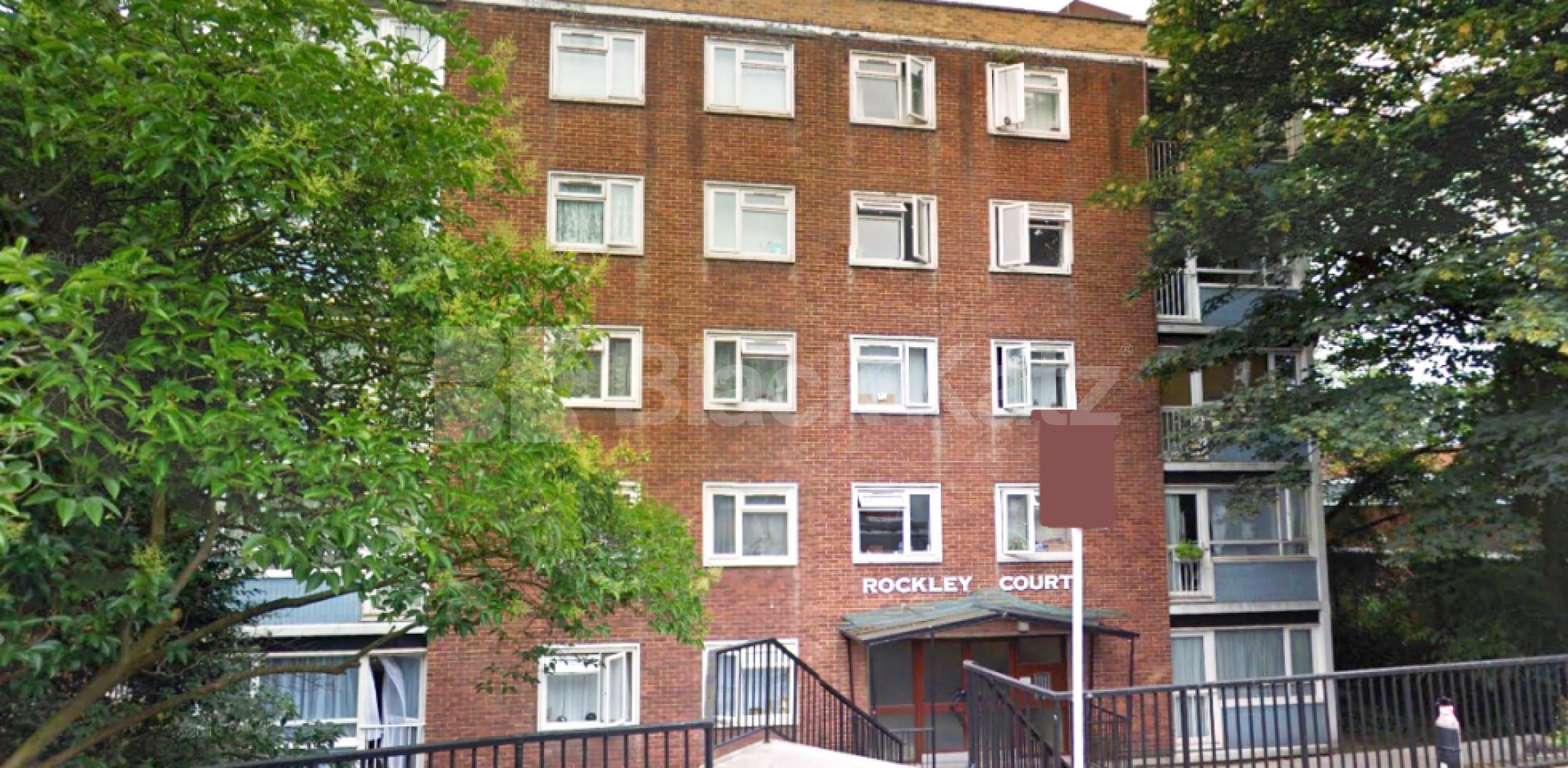 			HOT WATER AND HEATING INCLUDED, 1 Bedroom, 1 bath, 1 reception Flat			 Rockley Road, Shepherds Bush